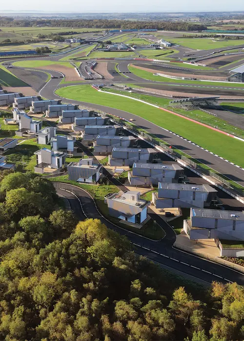S. Robinson & Co / Vista 6 Capital - Silverstone Escapade